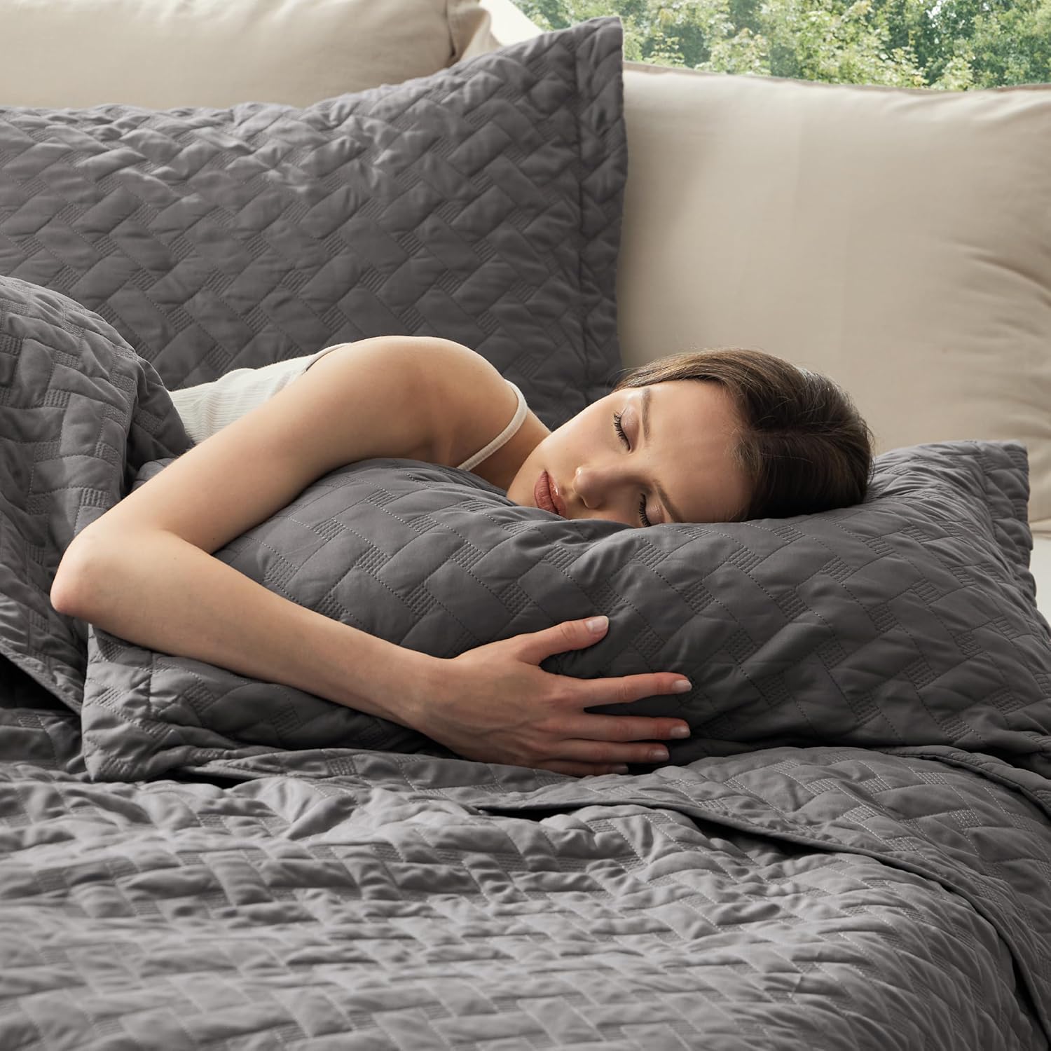 Quilts Queen Size - Grey Bedspreads Queen Size with Basket Weave Pattern, Soft Quilt Bedding Set, Lightweight Comforter Set Coverlet for All Seasons with 2 Pillow Shams (90" x 96") | Skin-Friendly Soft, All-Season Comfort, Breathable